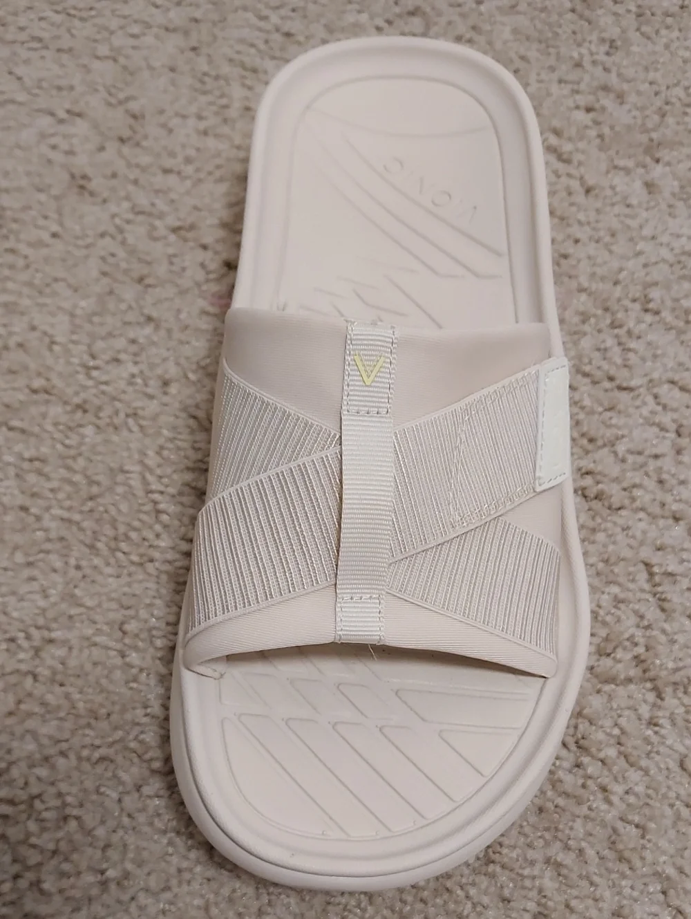 Vionic Slides In Cream( Size 8)